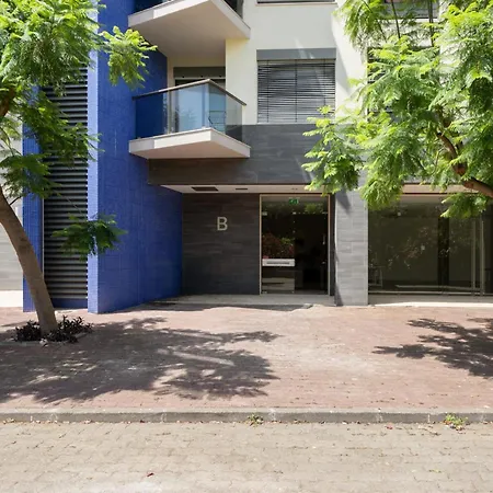 Ajuda-madeira By An Island *