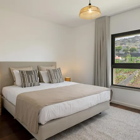 Ajuda-madeira By An Island Daire *